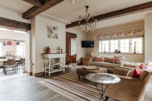 Gallery image of The Shepherds Huts at Ormesby Manor in Ormesby Saint Michael