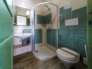 A bathroom at Albarìa Favignana Apartments