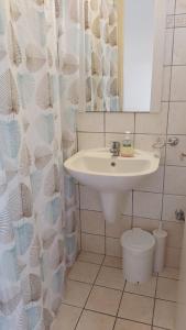 Anna Studios tesisinde bir banyo