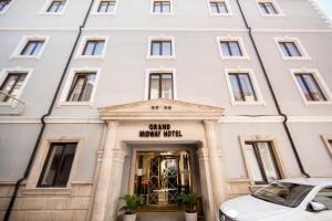 Exteriér nebo vchod ubytování Grand Midway Hotel
