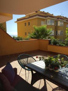 Balkón alebo terasa v ubytovaní Apartamento de lujo en puerto Santiago 1