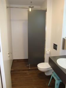 A bathroom at Agora Hostel