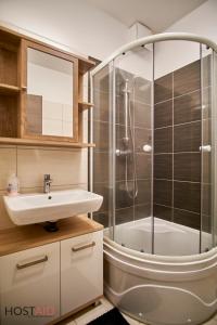 Koupelna v ubytování SunGarden Apartments - hostAID
