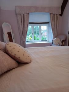 Gallery image of Quaint, rustic cottage, Bishops Lydeard in Bishops Lydeard