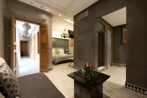 Postel nebo postele na pokoji v ubytování Riad L'Etoile D'Orient + 37 fotografií