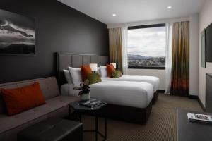 Cama ou camas em um quarto em Rydges Wellington Airport