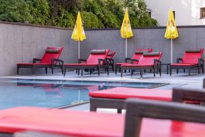 Bazén v ubytování Lifthotel nebo v jeho okolí