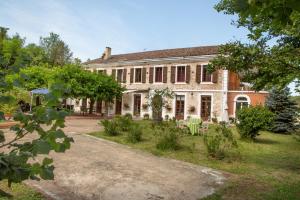 Afbeelding uit fotogalerij van Chambre d'Hôtes Au Jardin Des Saveurs in Cordes-sur-Ciel