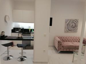 Kuchyňa alebo kuchynka v ubytovaní The Syntagma Luxury Suite