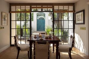 Gambar di galeri bagi Akademie Street Boutique Hotel di Franschhoek