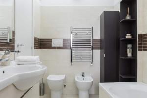 Kúpeľňa v ubytovaní Spanish Steps House Vittoria + 23 fotografií