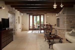 Μια τηλεόραση ή/και κέντρο ψυχαγωγίας στο Casa Nina