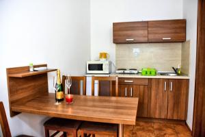 Kuchyň nebo kuchyňský kout v ubytování Apartmány Prameň