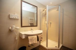 A bathroom at Hotel Charly