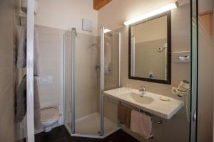 A bathroom at Hotel Charly