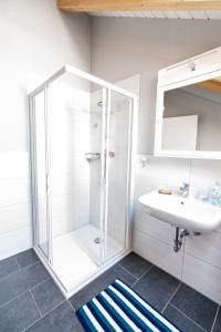 Koupelna v ubytování Ferienwohnung Bad Camberg - Apartment Weisse Graeben + 21 fotografií