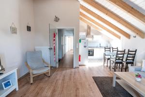 Kuchyň nebo kuchyňský kout v ubytování Ferienwohnung Bad Camberg - Apartment Goldener Grund