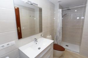 Kúpeľňa v ubytovaní Apartamentos Anfiteatro