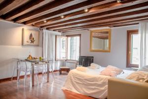 Gallery image of Appartamenti Superior in Via Garibaldi by Bricola Apartments in Venice +27 photos