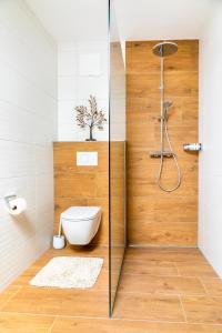 A bathroom at Bio-Familienbauernhof Grubsteighof