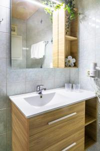 A bathroom at Bio-Familienbauernhof Grubsteighof