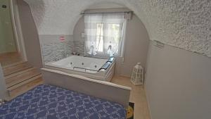 A bathroom at Casa Cristina - Vista Lago