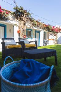 アトウギア・ダ・バレイアにあるVilla Berlengaの庭の椅子・テーブル