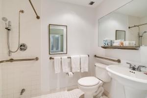 Vannituba majutusasutuses Crest Hotel Suites
