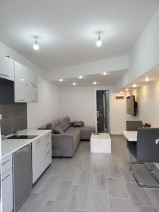 Η κουζίνα ή μικρή κουζίνα στο Apartment Diamond -modern and lovely seaside studio apartment