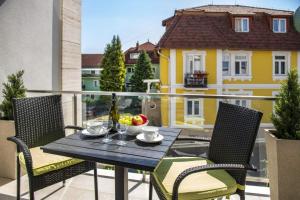 Balkón alebo terasa v ubytovaní Spa Residence Carbona Hévíz - Relax, Sissi Apartmanok