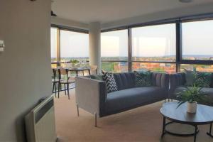 Catchpole Stays - Marconi Plaza- a 2 bed, 2 bathroom apartment with city views in the heart of Chelmsford