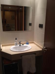 Koupelna v ubytování Apartamentos Turisticos Graus