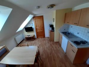 Kuchnia lub aneks kuchenny w obiekcie Schilcherweinbau Vollmaier vlg. Wieser