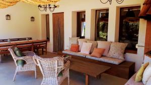 Gallery image of Flores Amarillas B&B in Almoharín