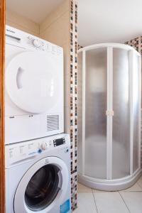 Zdjęcie z galerii obiektu Casa Platano - Private pool - Ocean View - BBQ - Garden - Terrace - Free Wifi - Child & Pet-Friendly - 4 bedrooms - 8 people w mieście Poris de Abona