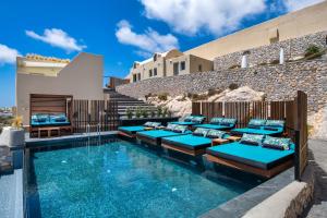 Bazen v nastanitvi oz. blizu nastanitve Skyfall Suites - Adults Only