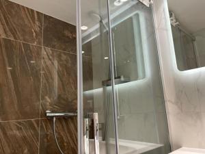 A bathroom at ZEUS DESIGN Mini Studio Vienna #5a Még 8 kép