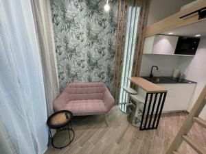A seating area at ZEUS DESIGN Mini Studio Vienna #5a
