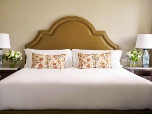 Ένα ή περισσότερα κρεβάτια σε δωμάτιο στο Carton House A Fairmont Managed hotel