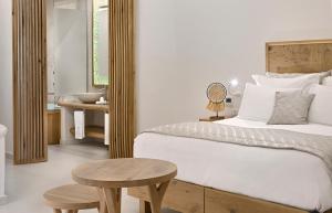 Letto o letti in una camera di Anax Resort and Spa