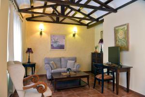 Khu vực ghế ngồi tại Hotel Rural La Moragona