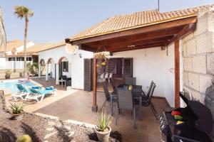 Basen w obiekcie Casa Platano - Private pool - Ocean View - BBQ - Garden - Terrace - Free Wifi - Child & Pet-Friendly - 4 bedrooms - 8 people lub w pobliżu