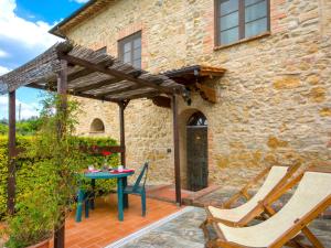 Patio alebo iná vonkajšia časť ubytovania Apartment Stregaia-3 by Interhome