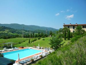 Bazén v ubytování Holiday Home Vigna La Corte-4 by Interhome nebo v jeho okolí