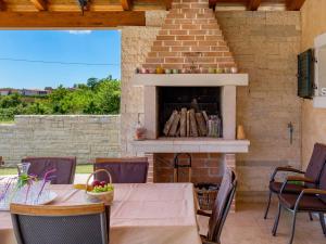 Fotografia z galérie ubytovania Holiday Home Baretuni by Interhome v destinácii Prnjani
