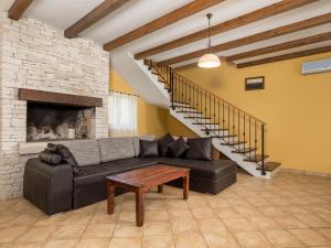 Posedenie v ubytovaní Holiday Home Baretuni by Interhome