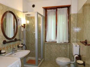 A bathroom at Apartment Pancheri by Interhome