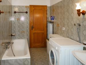 A bathroom at Apartment Pancheri by Interhome