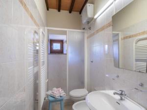 Koupelna v ubytování Apartment Vigna La Corte-3 by Interhome