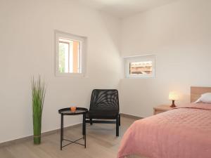 Postel nebo postele na pokoji v ubytování Apartment Gordana-1 by Interhome